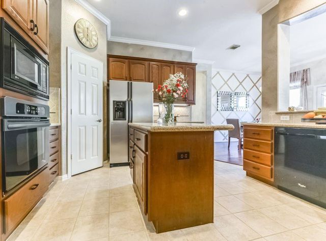 31 N Warbler Bend Circle, Spring, TX 77382