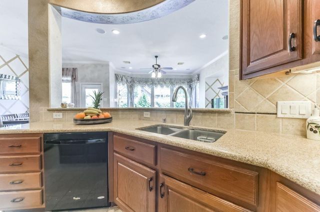 31 N Warbler Bend Circle, Spring, TX 77382