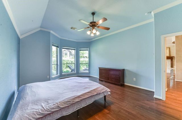 31 N Warbler Bend Circle, Spring, TX 77382