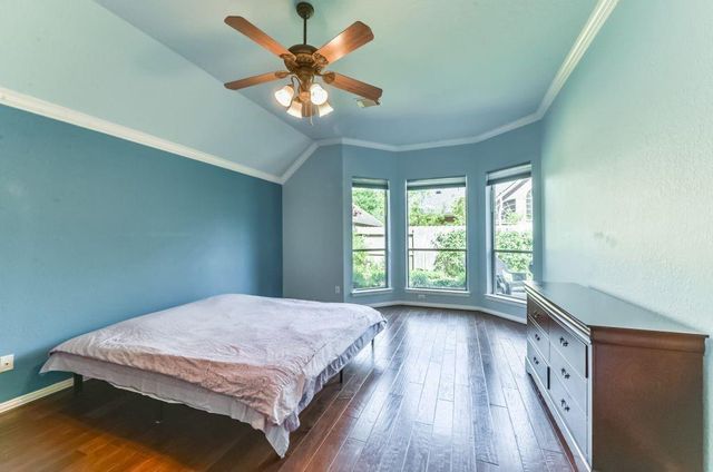 31 N Warbler Bend Circle, Spring, TX 77382