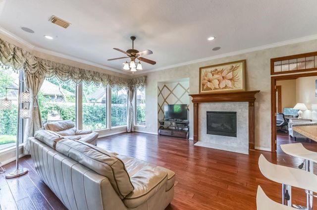 31 N Warbler Bend Circle, Spring, TX 77382