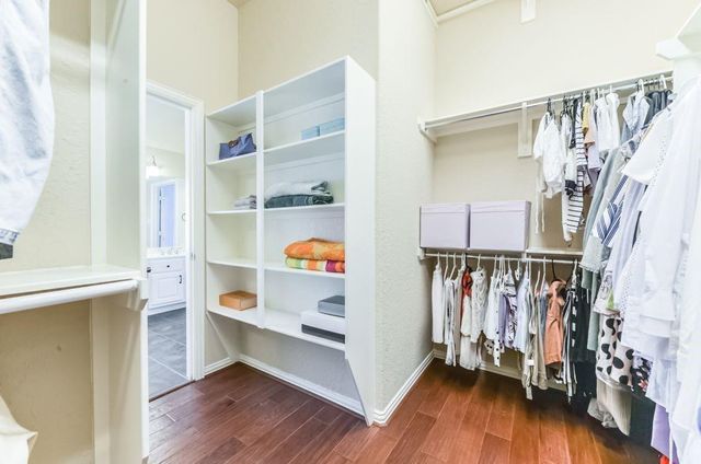 31 N Warbler Bend Circle, Spring, TX 77382