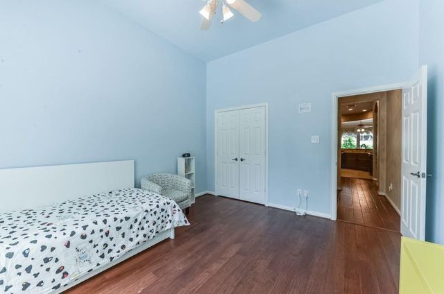 31 N Warbler Bend Circle, Spring, TX 77382