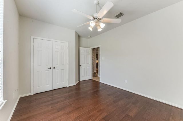 31 N Warbler Bend Circle, Spring, TX 77382