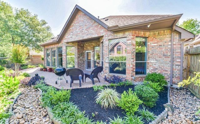 31 N Warbler Bend Circle, Spring, TX 77382