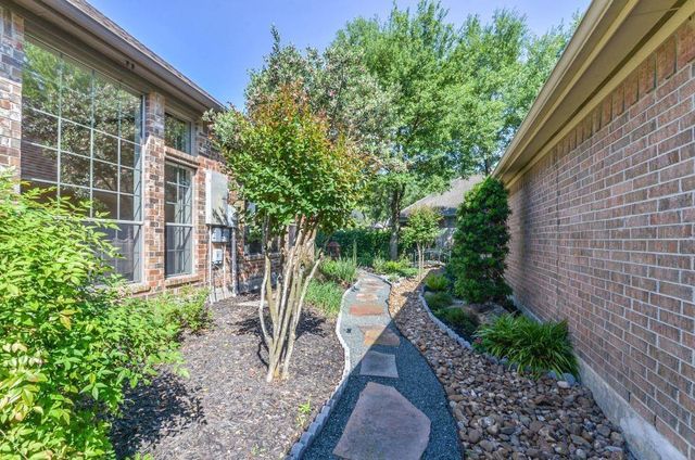 31 N Warbler Bend Circle, Spring, TX 77382