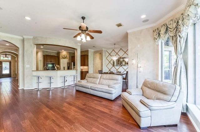 31 N Warbler Bend Circle, Spring, TX 77382