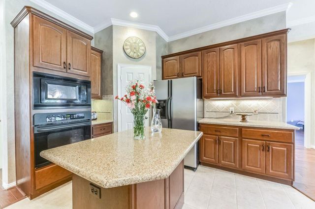 31 N Warbler Bend Circle, Spring, TX 77382