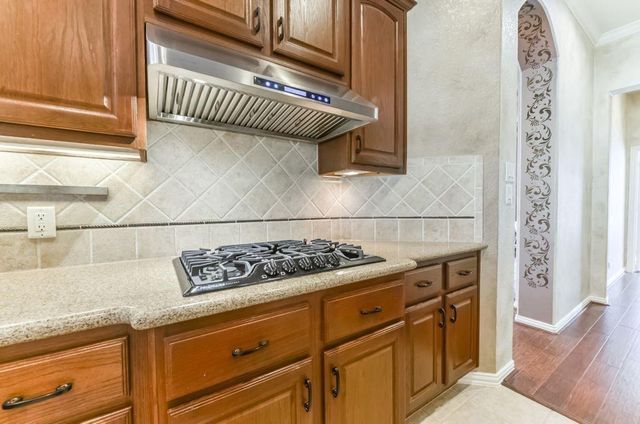 31 N Warbler Bend Circle, Spring, TX 77382