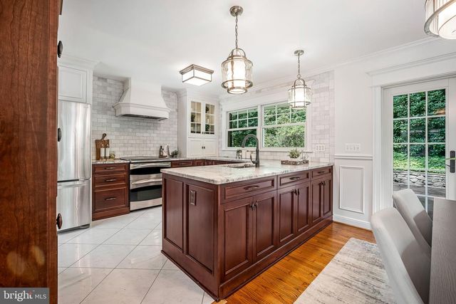 3609 WHISPERING LN, Falls Church, VA 22041