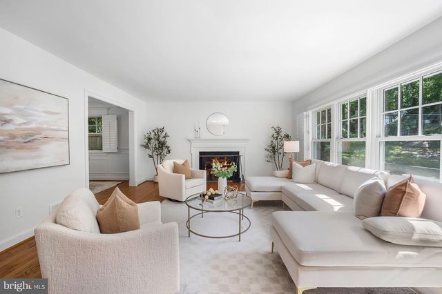 3609 WHISPERING LN, Falls Church, VA 22041