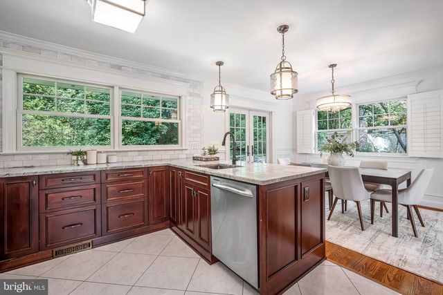 3609 WHISPERING LN, Falls Church, VA 22041