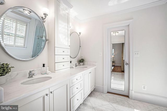3609 WHISPERING LN, Falls Church, VA 22041