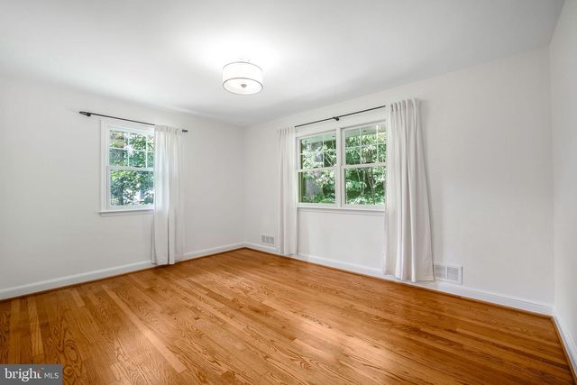 3609 WHISPERING LN, Falls Church, VA 22041