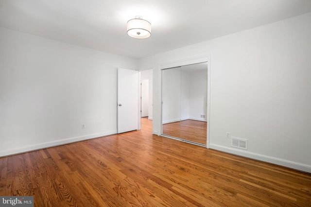 3609 WHISPERING LN, Falls Church, VA 22041