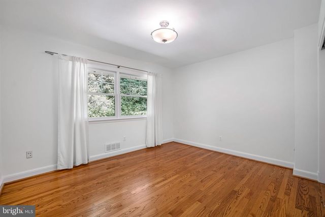 3609 WHISPERING LN, Falls Church, VA 22041