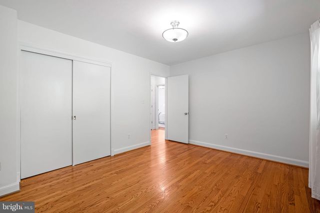 3609 WHISPERING LN, Falls Church, VA 22041