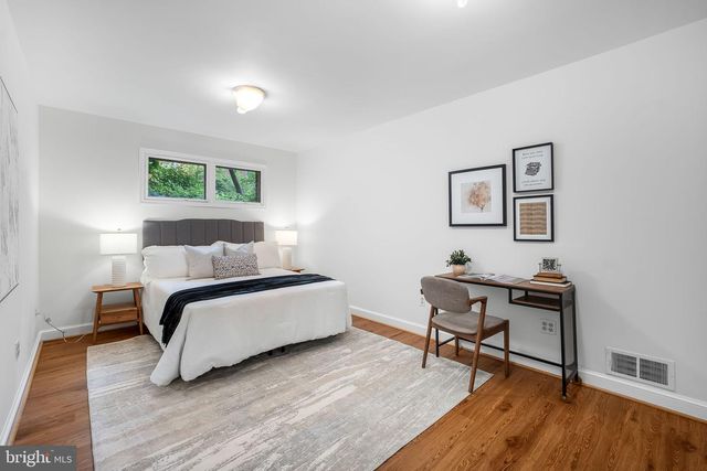 3609 WHISPERING LN, Falls Church, VA 22041
