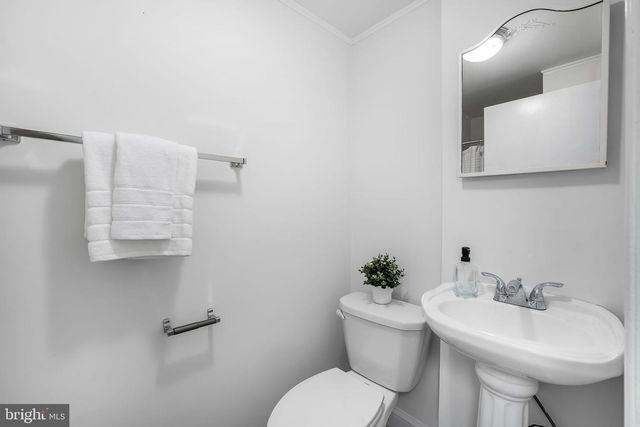 3609 WHISPERING LN, Falls Church, VA 22041