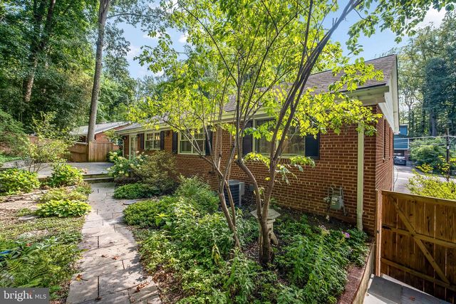 3609 WHISPERING LN, Falls Church, VA 22041