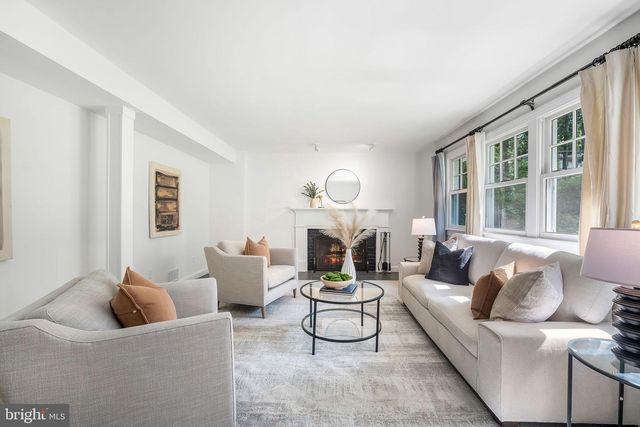 3609 WHISPERING LN, Falls Church, VA 22041