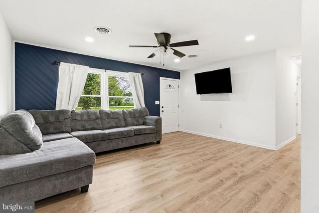 11167 OAK LN, Worton, MD 21678