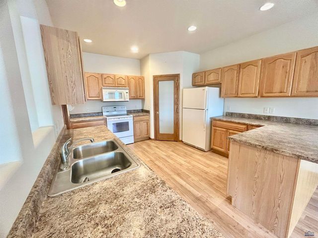 205 ENCHANTMENT DR, Rapid City, SD 57701