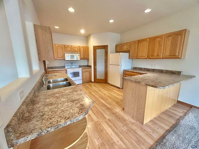 205 ENCHANTMENT DR, Rapid City, SD 57701