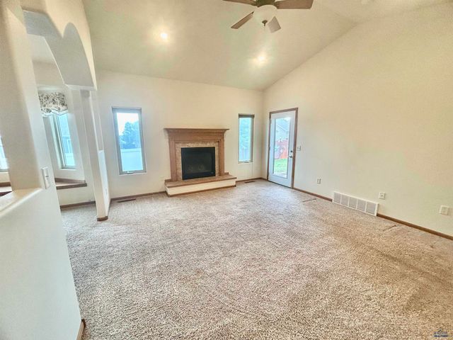 205 ENCHANTMENT DR, Rapid City, SD 57701