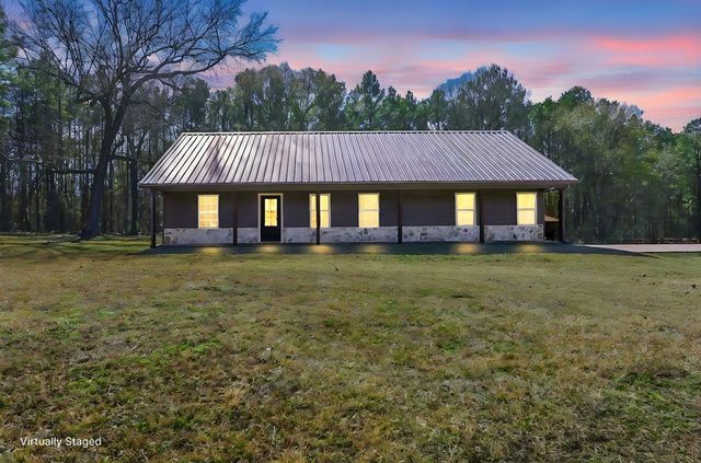 694 Harvill Road, Huntington, TX 75949