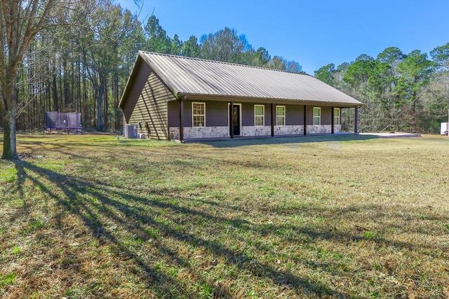 694 Harvill Road, Huntington, TX 75949