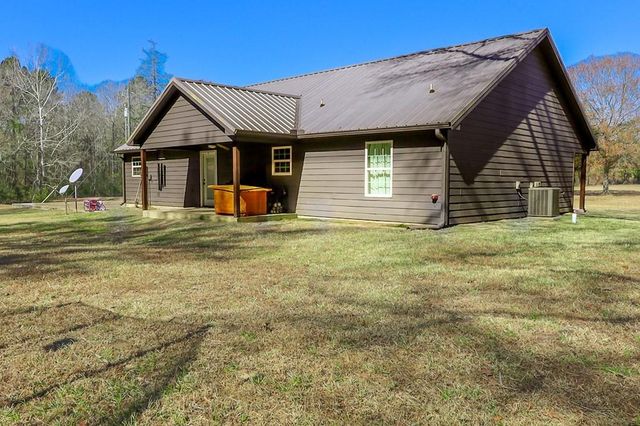 694 Harvill Road, Huntington, TX 75949