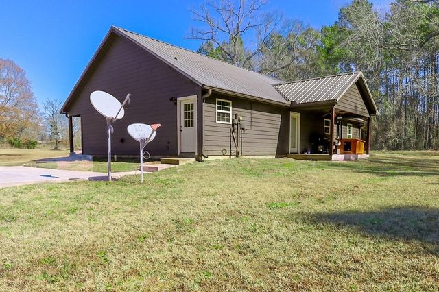 694 Harvill Road, Huntington, TX 75949