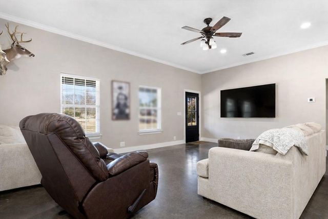 694 Harvill Road, Huntington, TX 75949