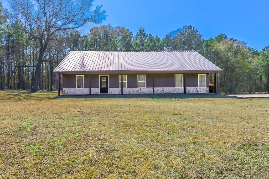 694 Harvill Road, Huntington, TX 75949