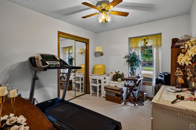5920 NE Marple DR, Topeka, KS 66617