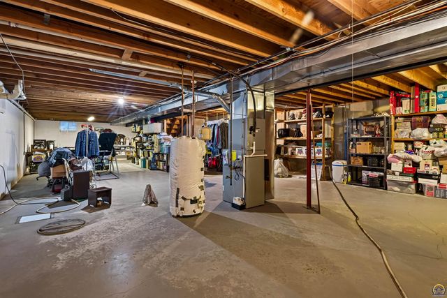 5920 NE Marple DR, Topeka, KS 66617