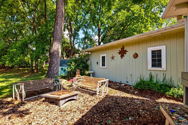 5920 NE Marple DR, Topeka, KS 66617