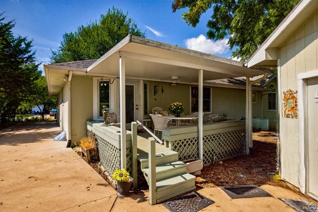 5920 NE Marple DR, Topeka, KS 66617