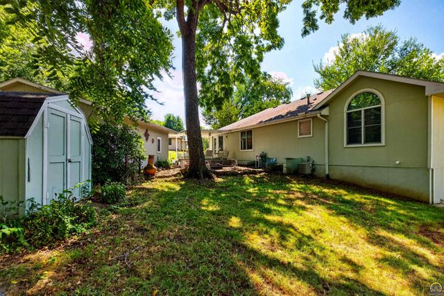 5920 NE Marple DR, Topeka, KS 66617