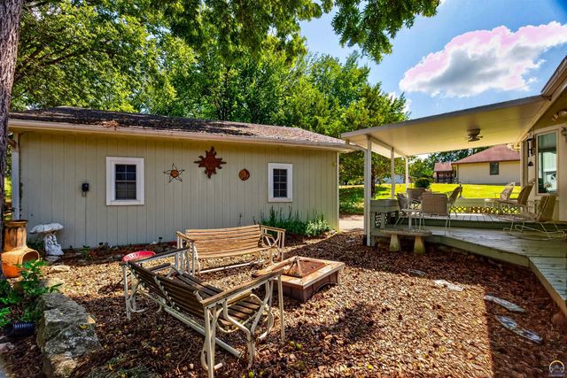 5920 NE Marple DR, Topeka, KS 66617