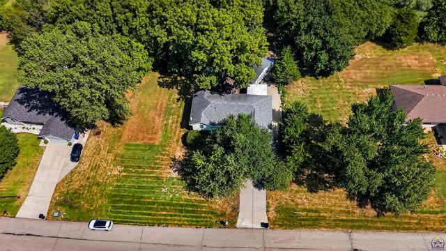 5920 NE Marple DR, Topeka, KS 66617