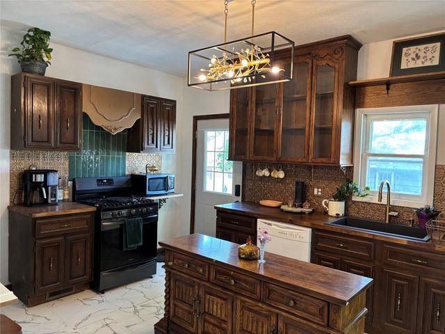 1103 1st Street, Webster City, IA 50595