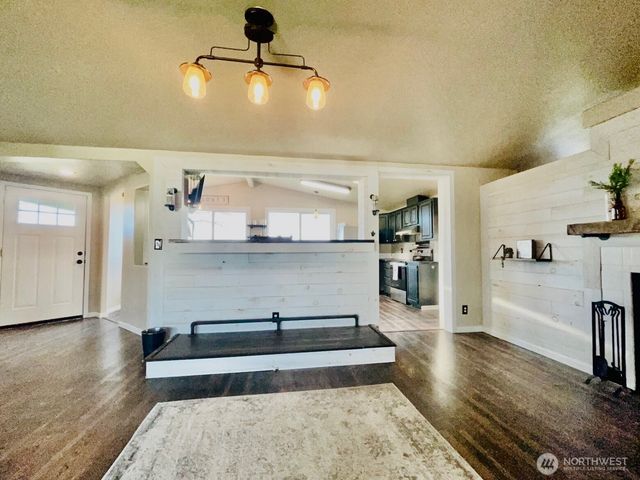 240 Rakoz Road, Toledo, WA 98591