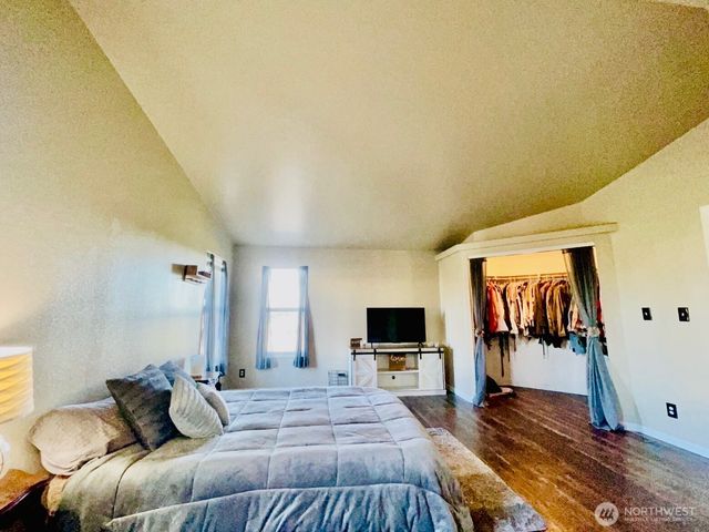 240 Rakoz Road, Toledo, WA 98591