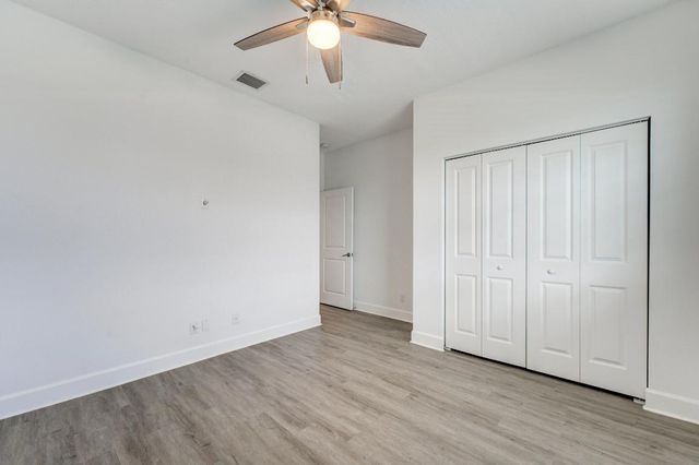 9075 Kingsmoor Way, Lake Worth, FL 33467