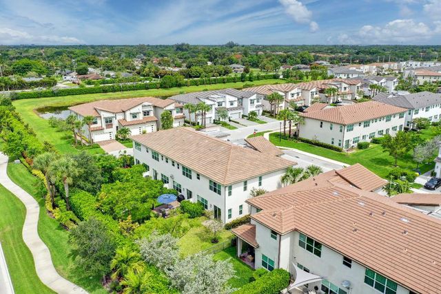 9075 Kingsmoor Way, Lake Worth, FL 33467