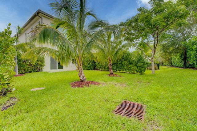 9075 Kingsmoor Way, Lake Worth, FL 33467