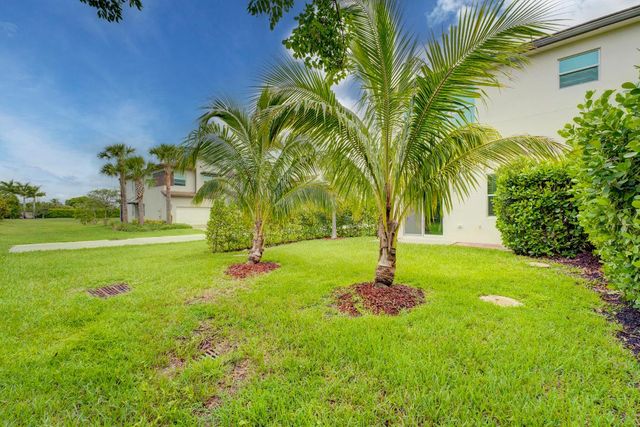9075 Kingsmoor Way, Lake Worth, FL 33467