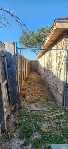 601 E Arapaho Avenue, Pharr, TX 78577